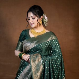 A001. কাতান শাড়ি ম্যাচিং ব্লাউজ পিস সহ ( গাড়ো সবুজ কালার )